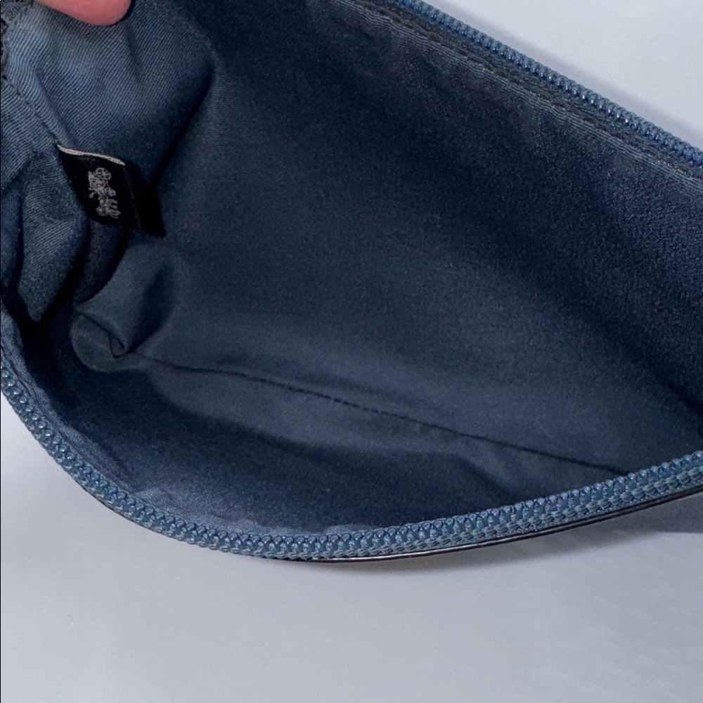 Coach Storypatch L-Zip Clutch Pouch Navy Leather Gold Print Like New - Picture 5 of 7